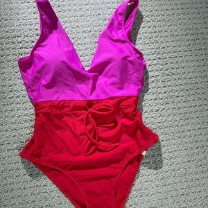 Summersalt Womens Sz 4